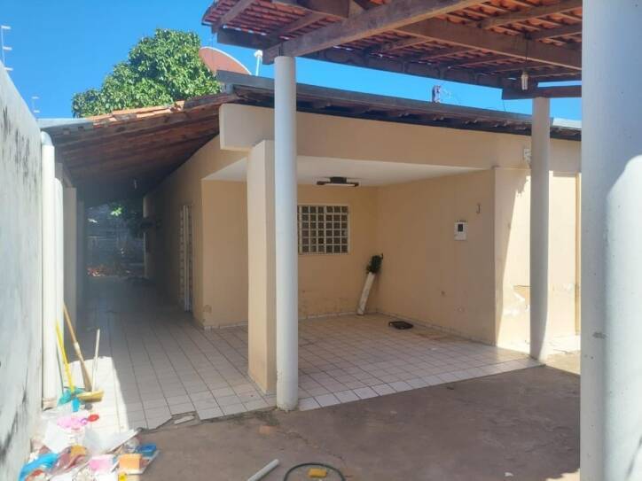 Casa à venda com 3 quartos, 90m² - Foto 2