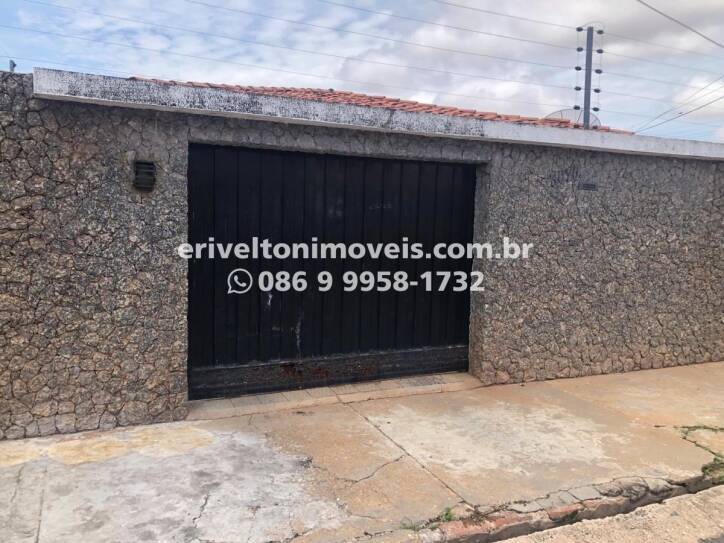 Casa à venda com 5 quartos, 300m² - Foto 1