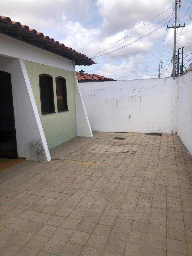 Casa à venda com 5 quartos, 300m² - Foto 2