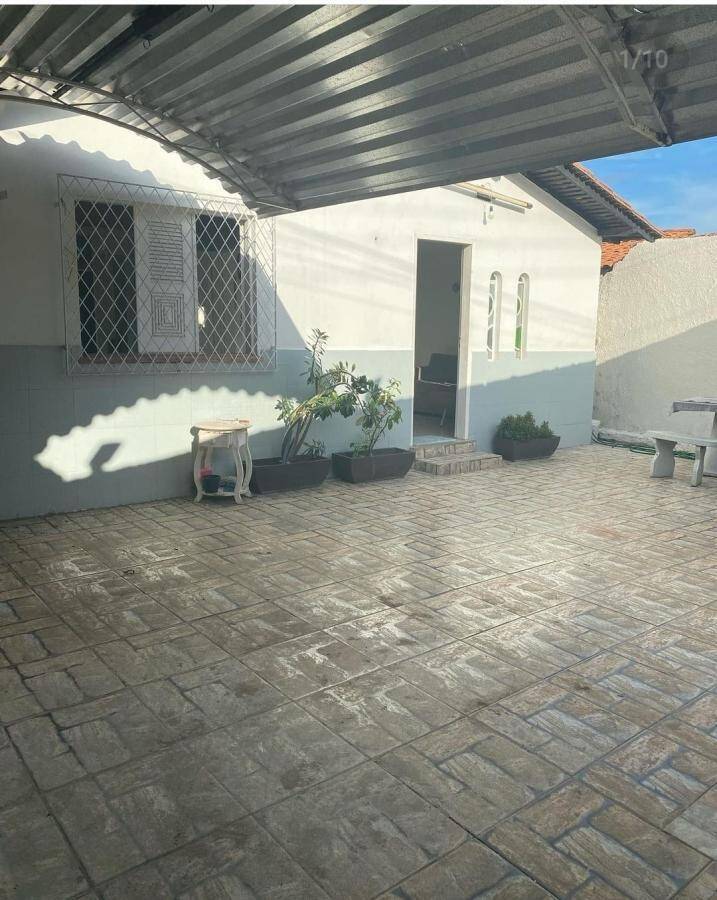 Casa à venda com 3 quartos, 70m² - Foto 2