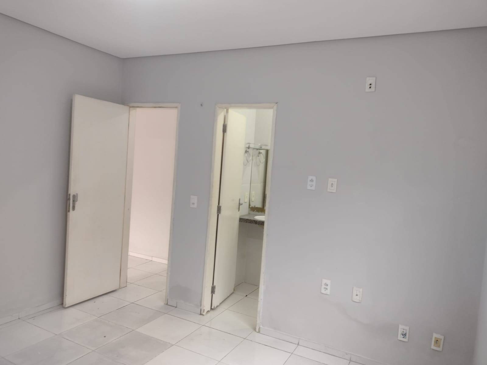 Casa à venda com 3 quartos, 90m² - Foto 10