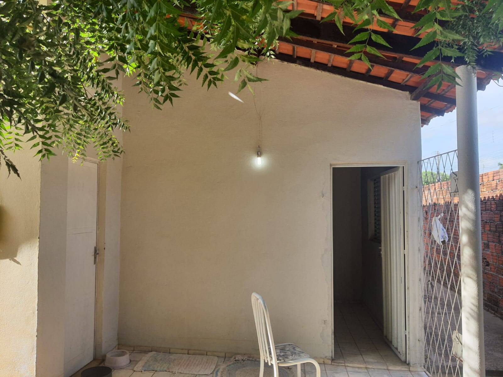 Casa à venda com 3 quartos, 60m² - Foto 2