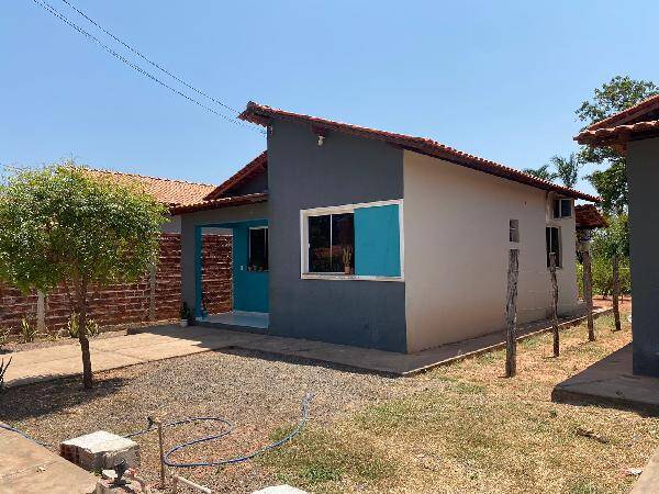 Casa à venda com 2 quartos, 62m² - Foto 1