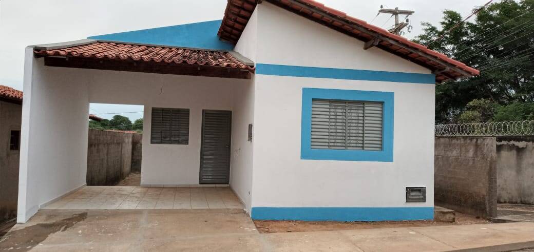 Casa à venda com 3 quartos, 67m² - Foto 1