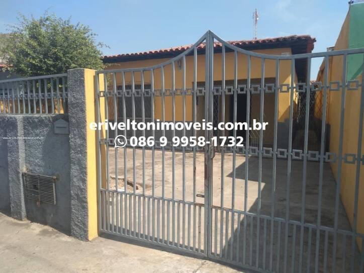 Casa à venda com 3 quartos, 200m² - Foto 1