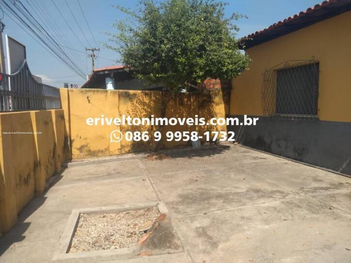 Casa à venda com 3 quartos, 200m² - Foto 11