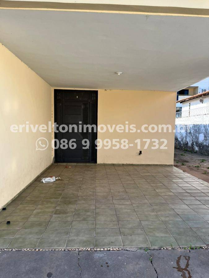 Casa à venda com 3 quartos, 139m² - Foto 2