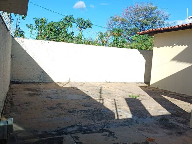 #157 - Casa Avulsa para Venda em Teresina - PI - 2