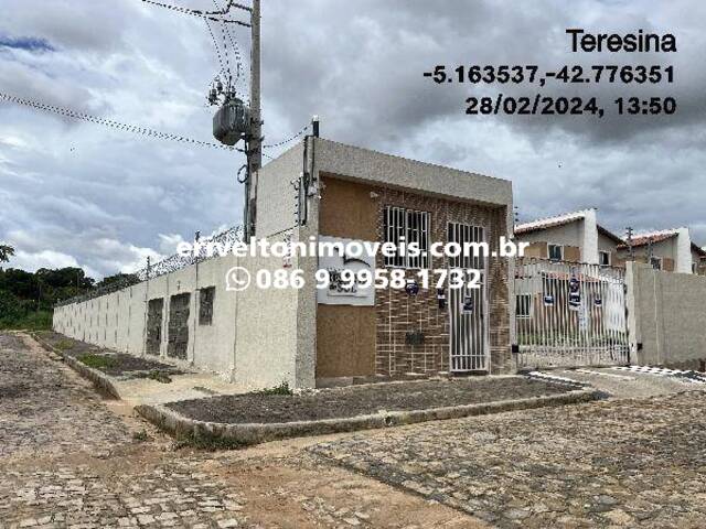 #228 - Casa em condominio para Venda em Teresina - PI