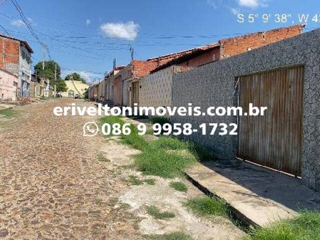 #255 - Casa Avulsa para Venda em Teresina - PI - 1