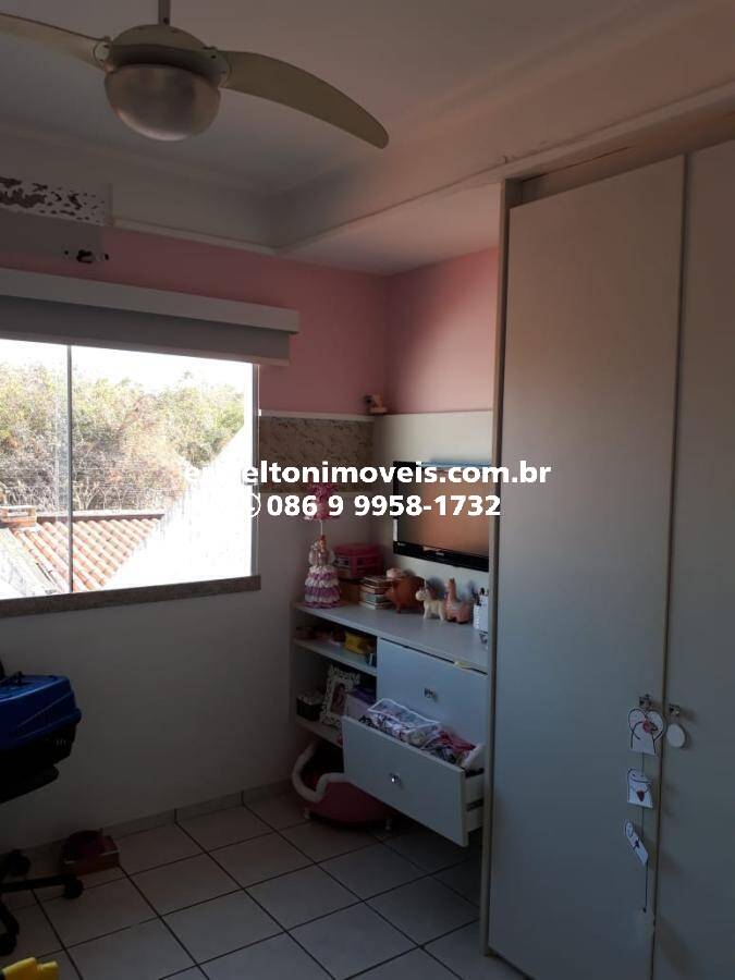 Casa à venda com 4 quartos, 90m² - Foto 12