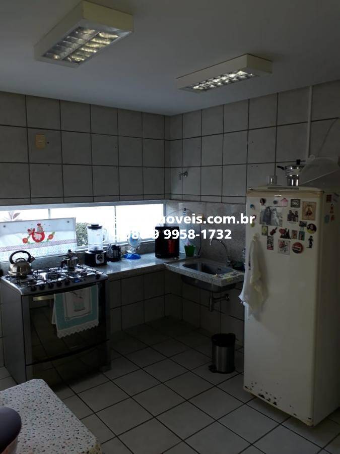 Casa à venda com 4 quartos, 90m² - Foto 30