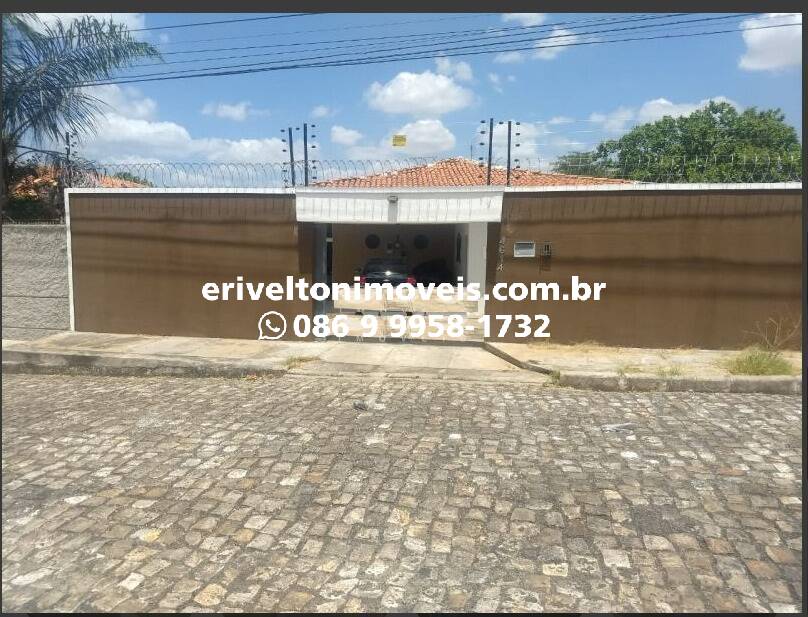 Casa à venda com 3 quartos, 120m² - Foto 1