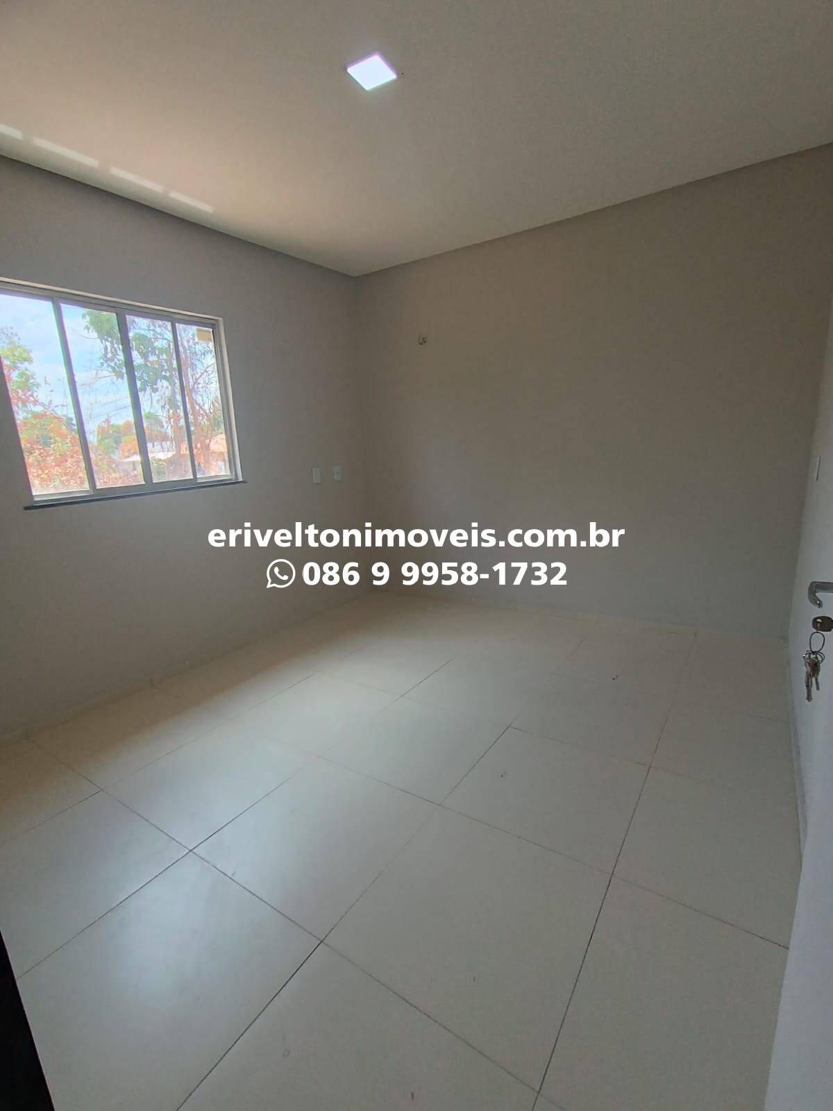 Casa à venda com 3 quartos, 70m² - Foto 10