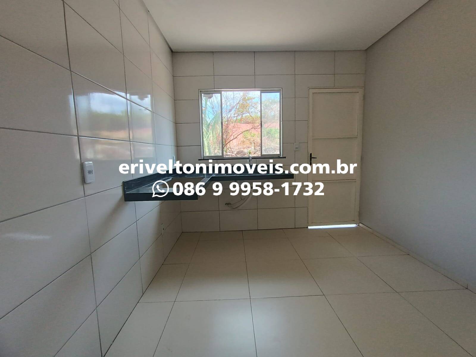 Casa à venda com 3 quartos, 70m² - Foto 6