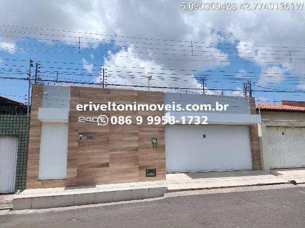 Casa à venda com 3 quartos, 250m² - Foto 1