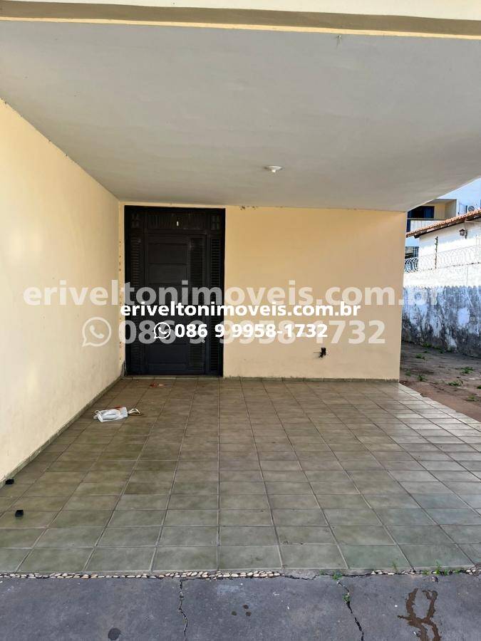 Casa à venda com 3 quartos, 139m² - Foto 2