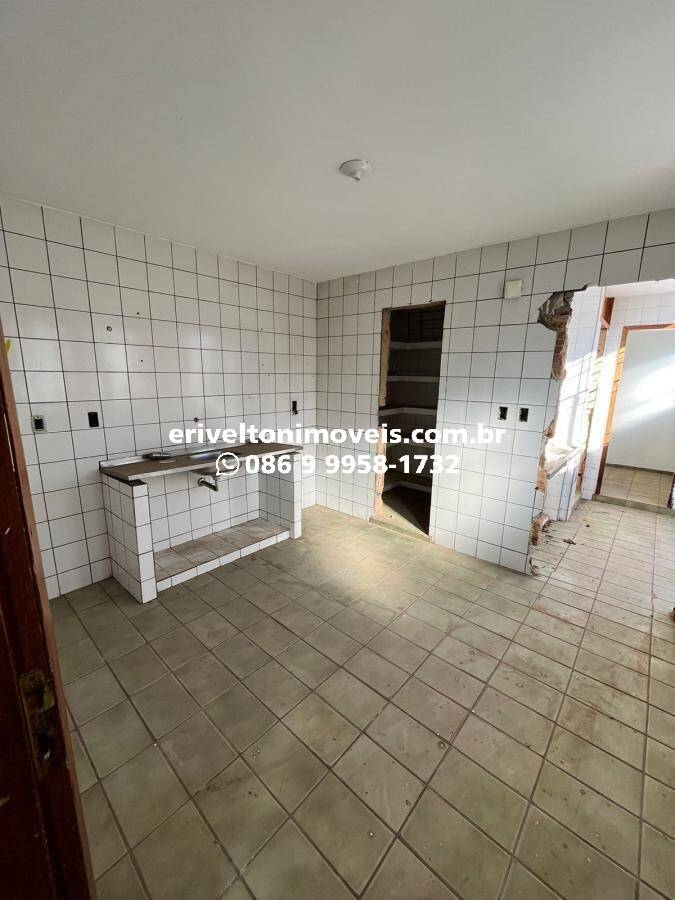 Casa à venda com 3 quartos, 139m² - Foto 11